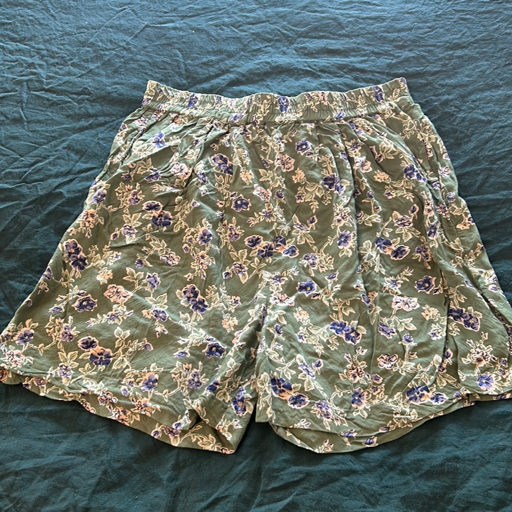 Vintage Flowy Floral 90s Shorts
